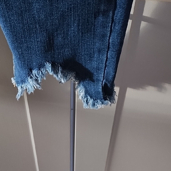 sofia by sofia vergara Dark Indigo Cropped Raw-Hem Skinny Jeans With Raw Hem - Picture 2 of 6